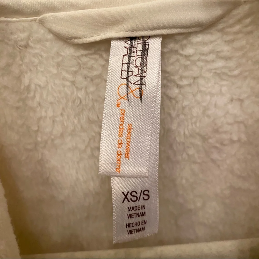 SOLD!! GILLIGAN & O’MALLEY Women White Plush Super Soft Robe Size XS/S - Picture 6 of 7